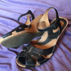 Wedge sandals